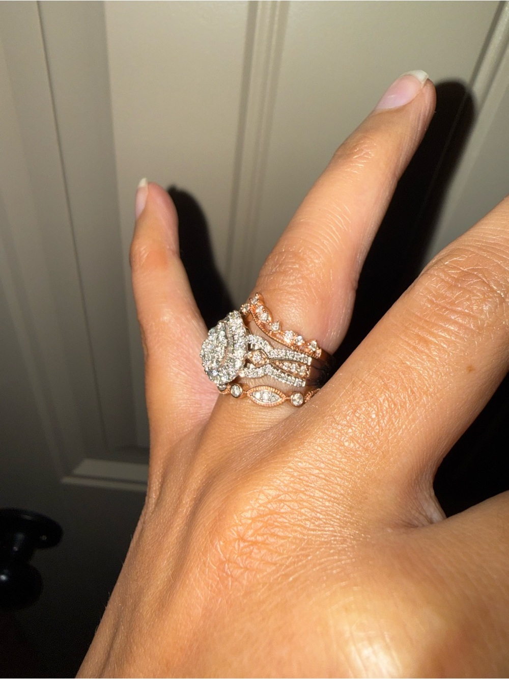 Elegant Zales Pear-Cut Rose Gold Bridal Ring Set - Picture 4 of 8